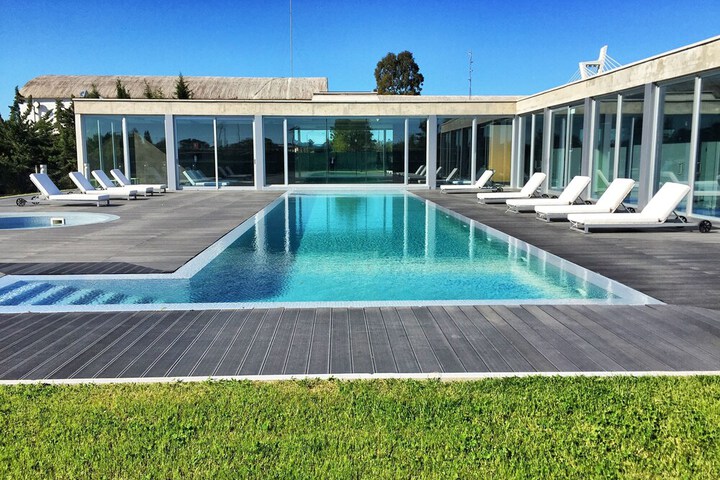 Pool 11 of 18