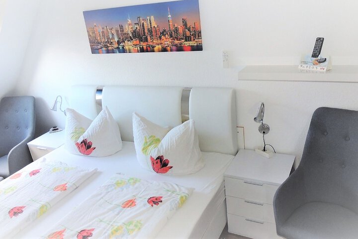 Room 16 of 272
