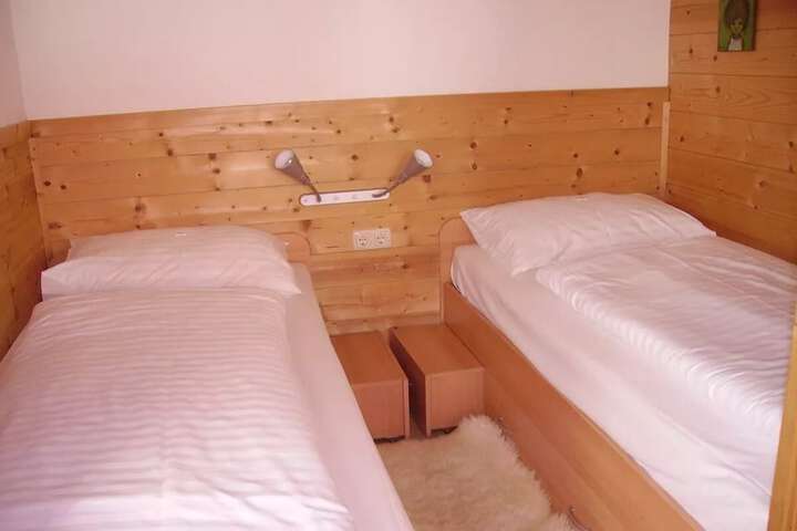 Room 2 of 16