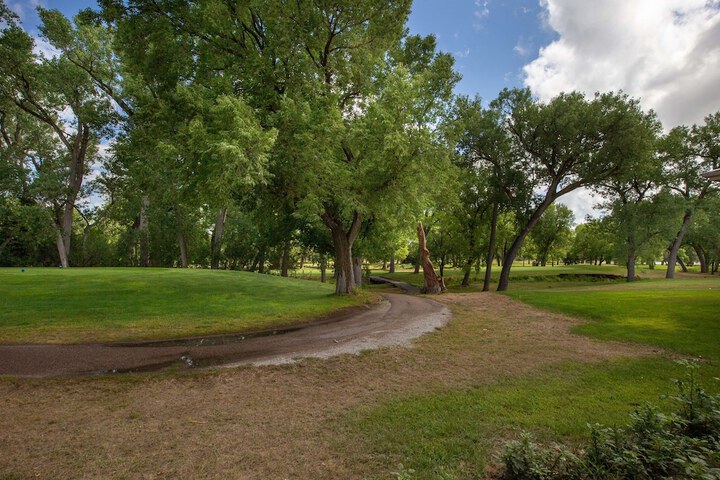 Property Grounds 42 of 49