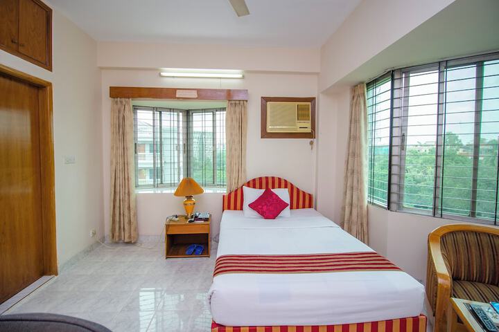 Room 4 of 43