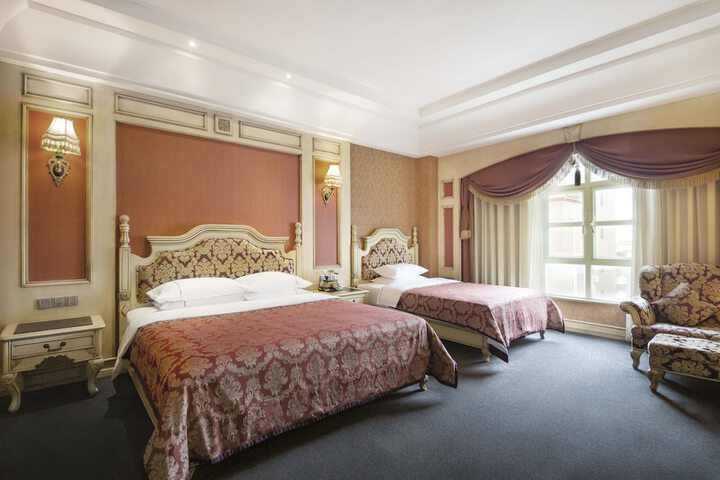 Room 28 of 91