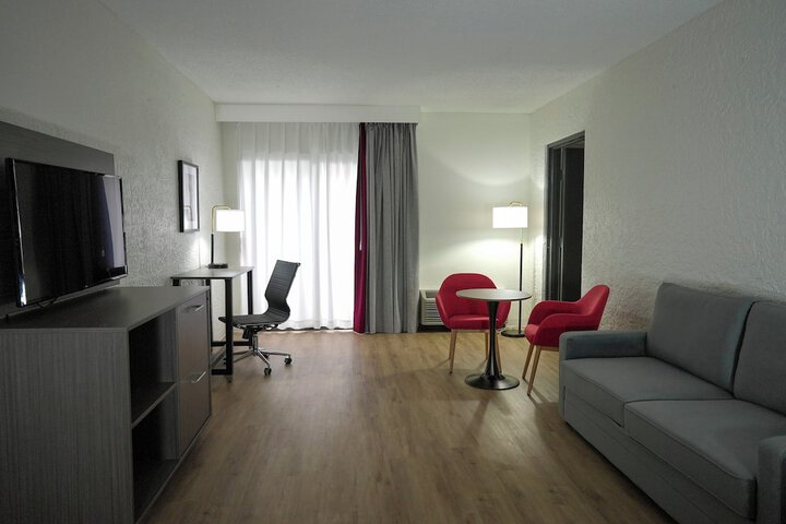 Room 25 of 43