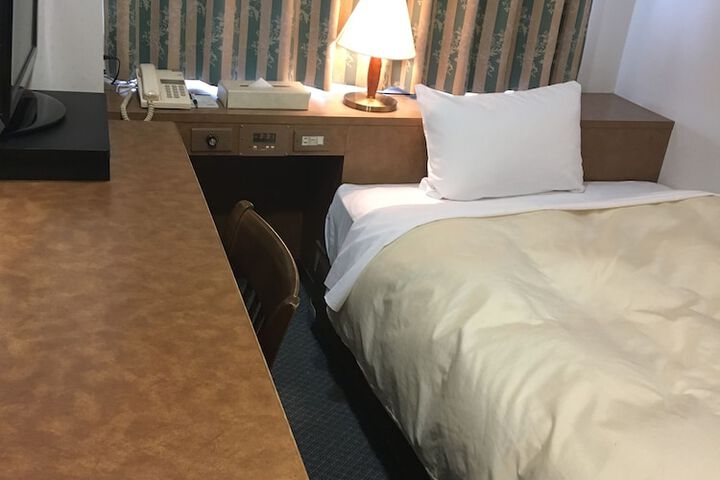 Room 8 of 38