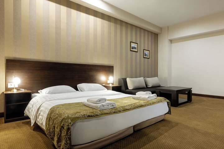 Room 15 of 82