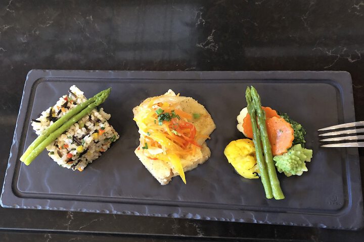 Dining 32 of 44