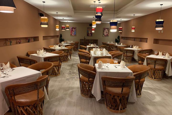 Dining 80 of 130