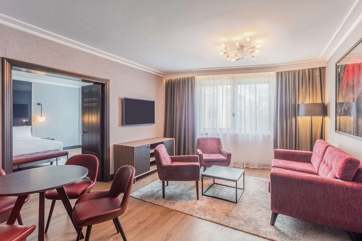 Room 13 of 86