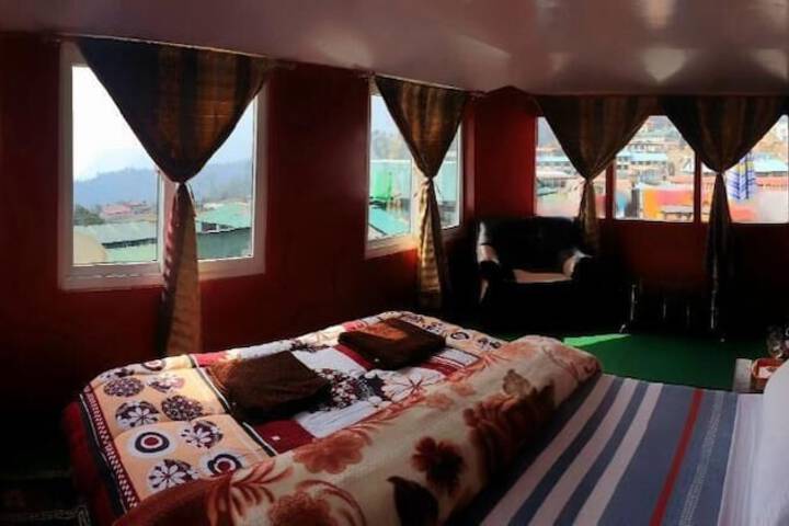 Room 5 of 22
