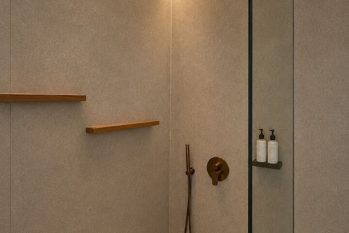 Room 25 of 107