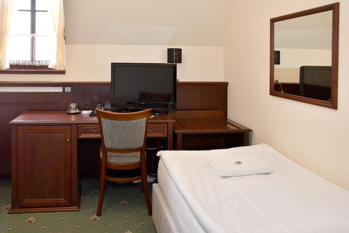 Room 17 of 59