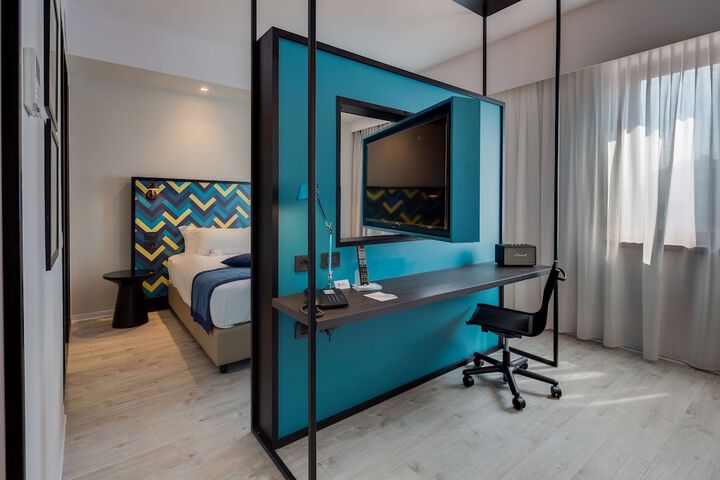 Room 39 of 65