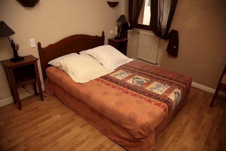 Room 6 of 34