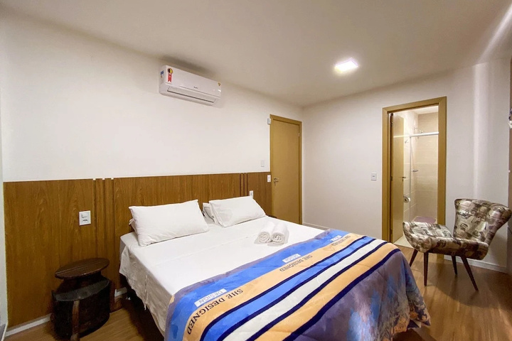Room 2 of 9