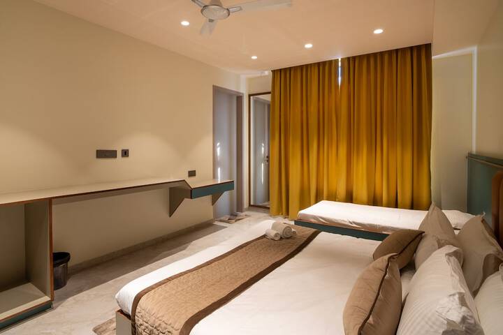 Room 2 of 35