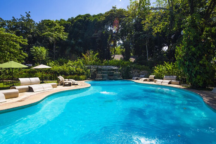 Pool 63 of 97