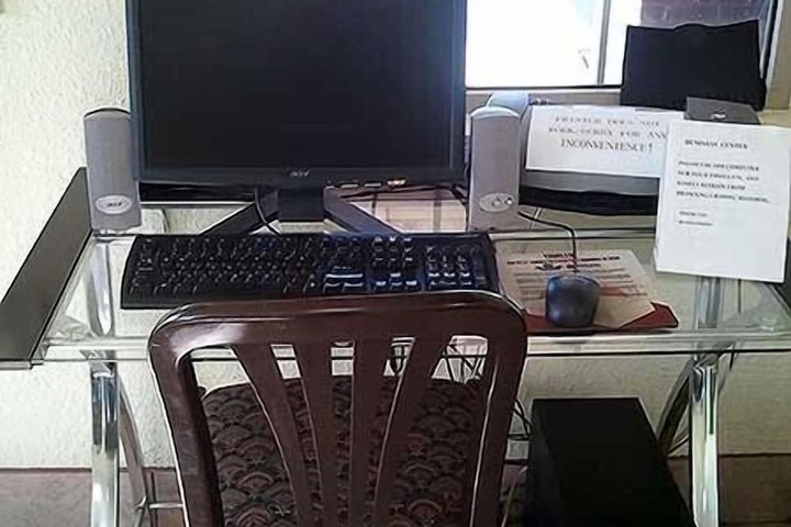 Business Center 26 of 33