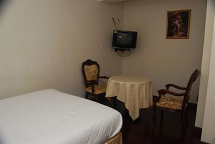 Room 20 of 25