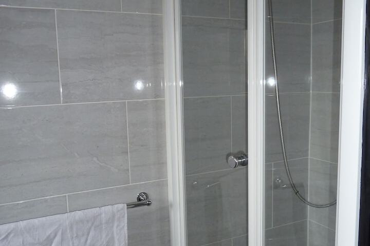 Room 11 of 27