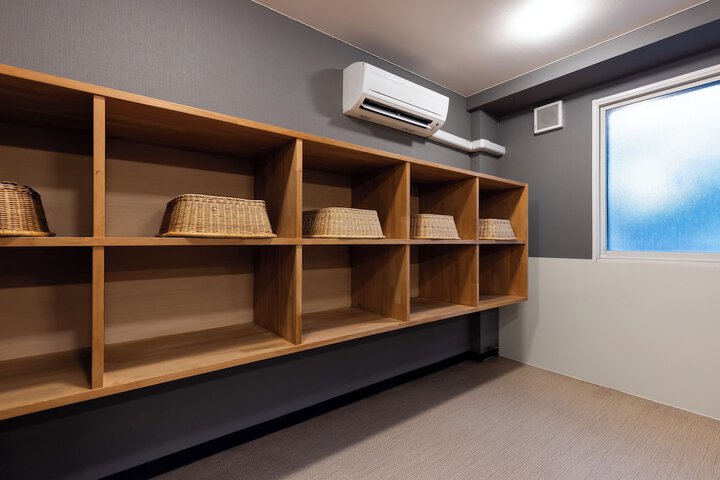 Room 25 of 43