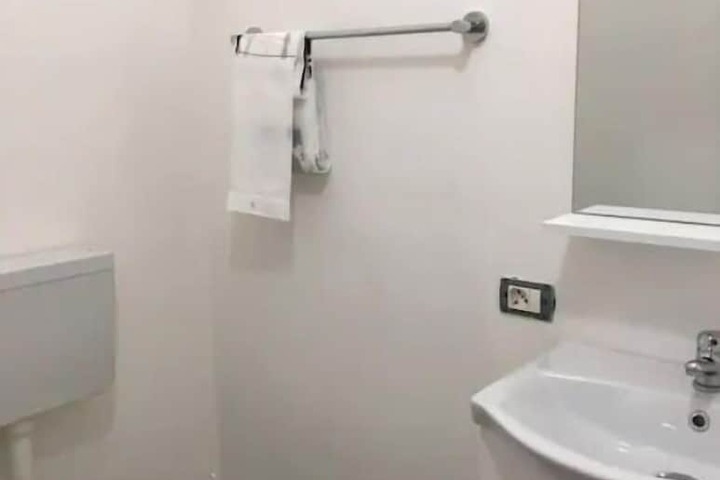 Room 15 of 15