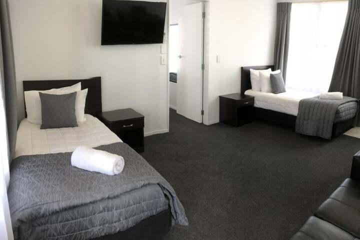 Room 6 of 40