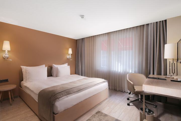 Room 10 of 88