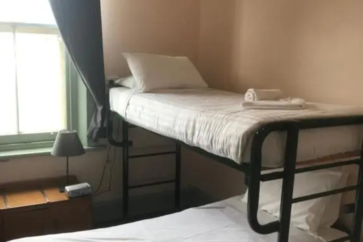 Room 2 of 11