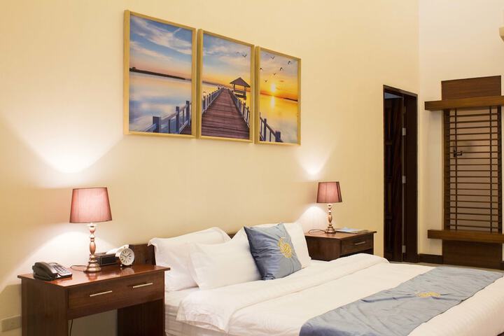 Room 27 of 87