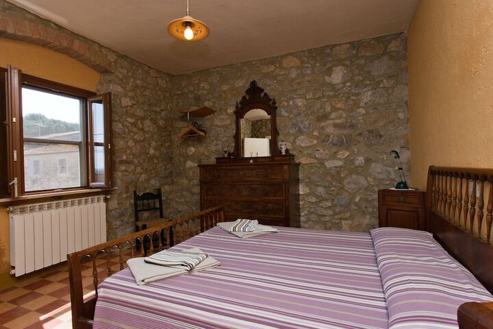 Room 4 of 45
