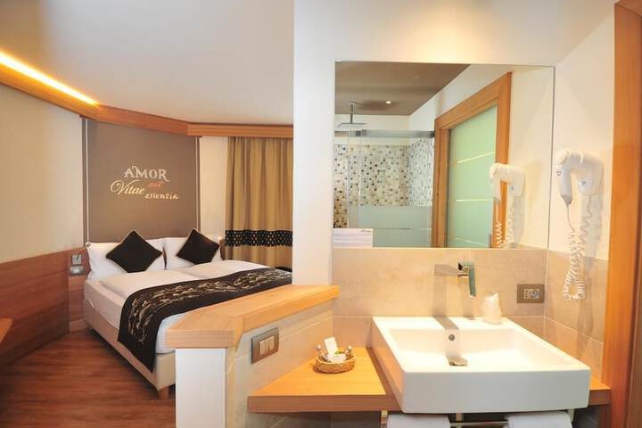 Room 20 of 31