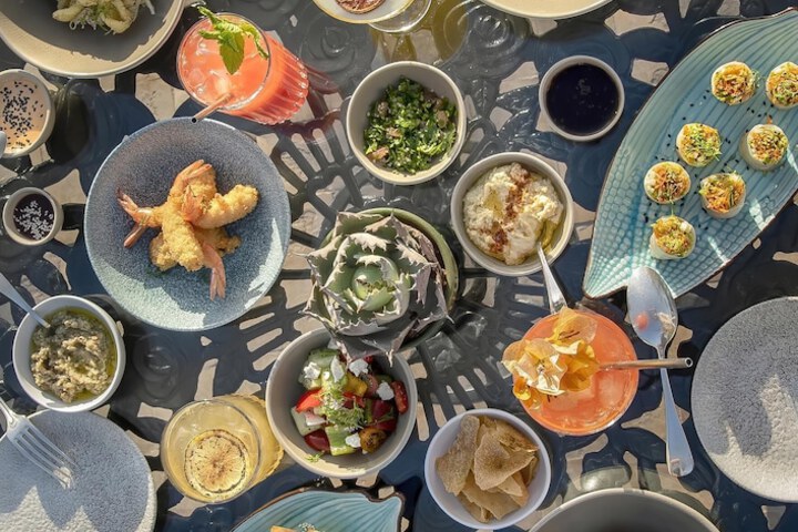 Dining 72 of 98