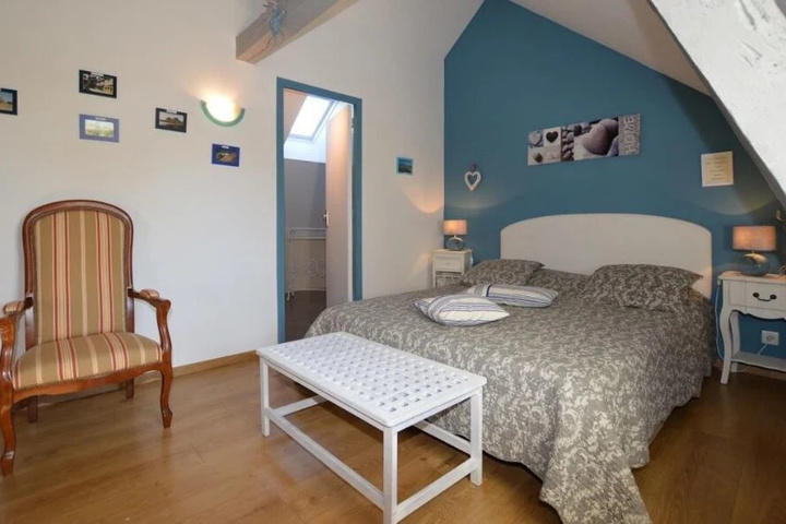 Room 4 of 12