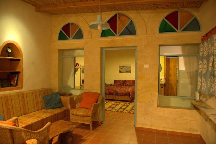Room 4 of 16
