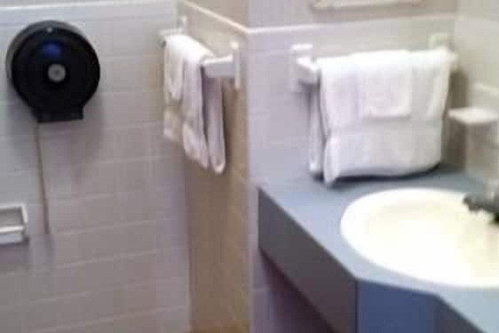 Room 16 of 23