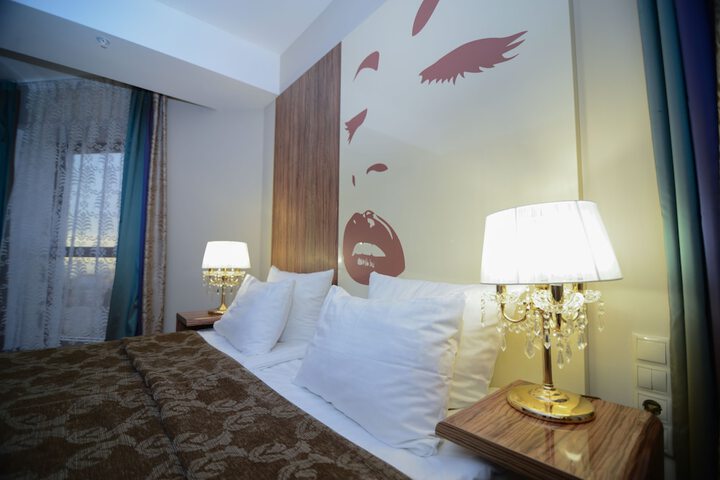 Room 6 of 78