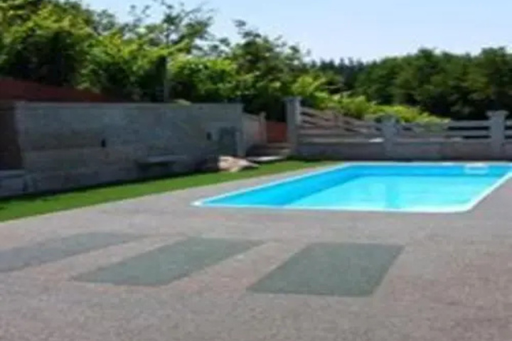 Pool 13 of 21