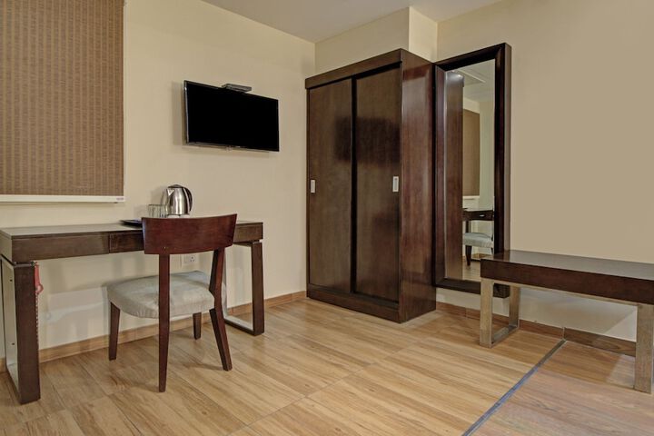 Room 30 of 51