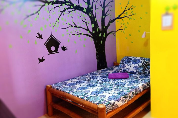 Room 33 of 85