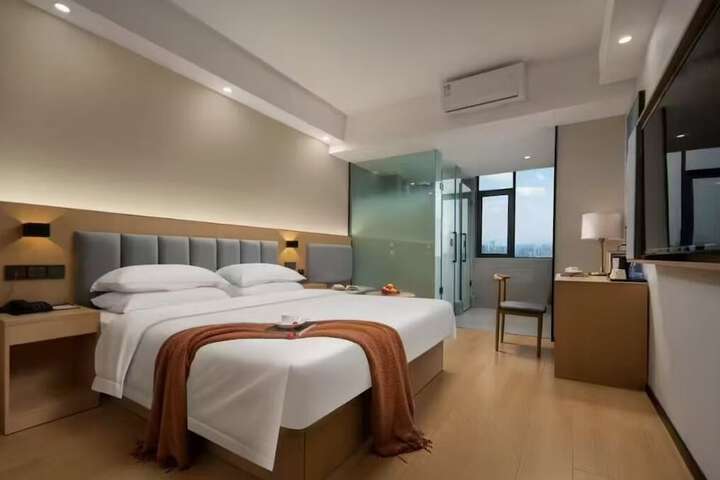 Room 20 of 27
