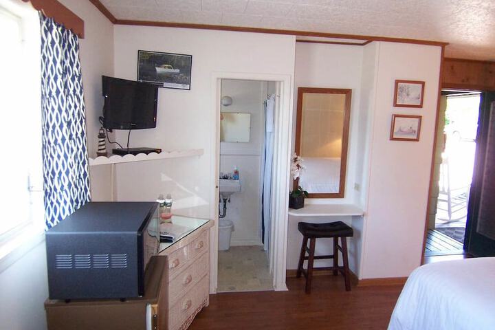 Room 5 of 100