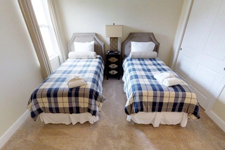 Room 6 of 48