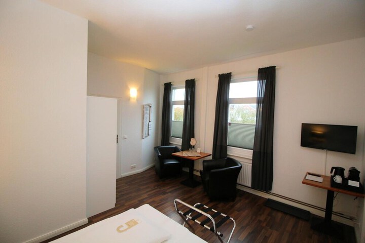 Room 12 of 49