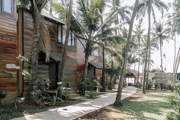 Hotel 90 of 96