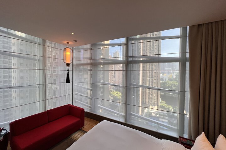 Room 19 of 108