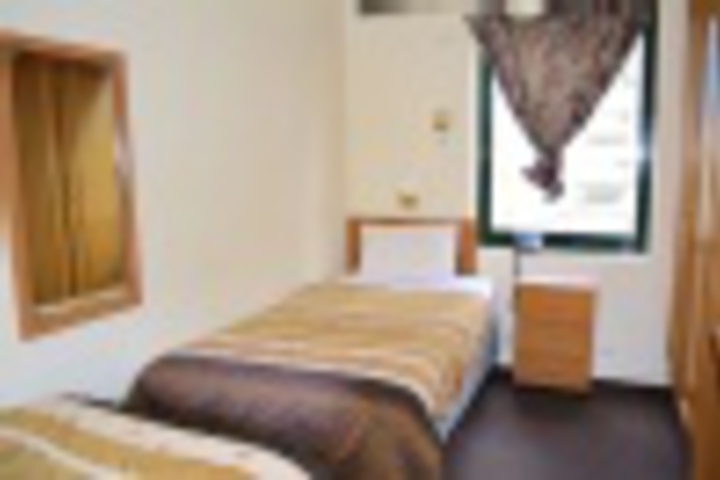 Room 484 of 768