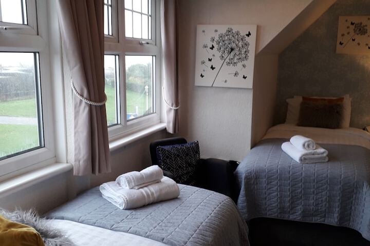Room 15 of 38
