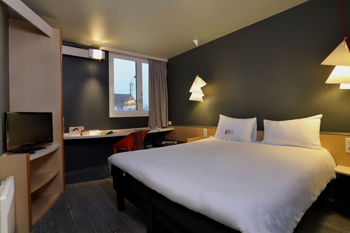 Room 6 of 60