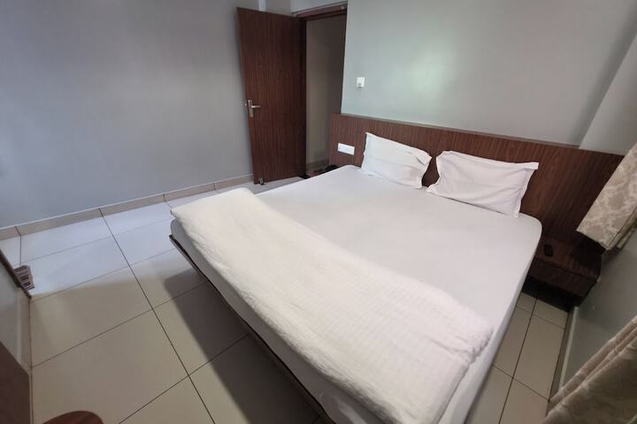 Room 30 of 59
