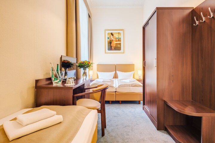 Room 34 of 89